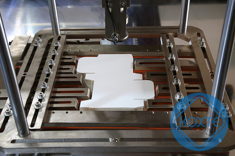 Automatic Paper Label/Tags Blanking Machine
