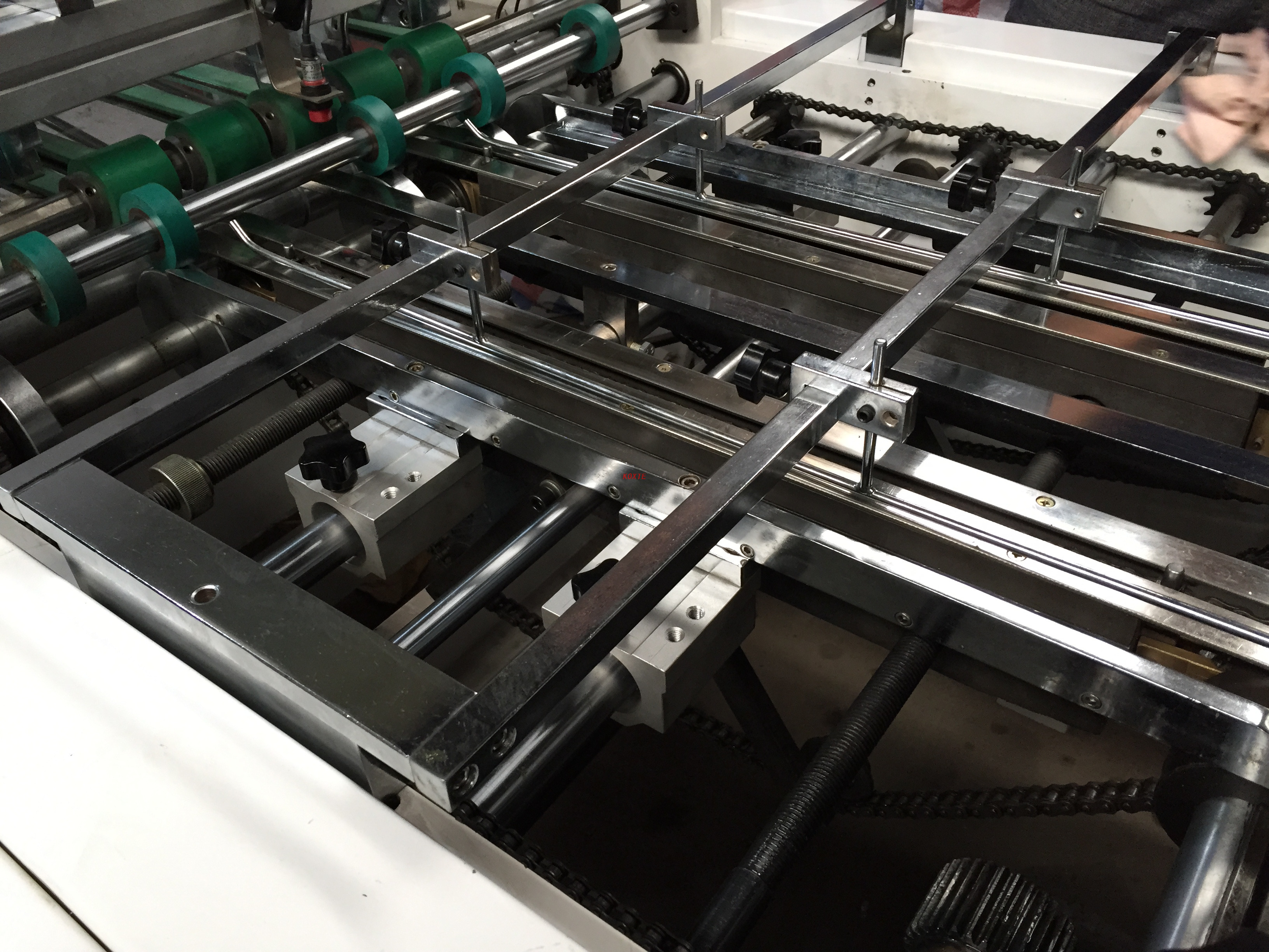 Automatic Paper Box Window Patching Machine